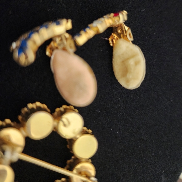 SE3 Elegant Gold-Tone Multicolor Jewelry Set Brooch & Clip Earrings - Picture 8 of 9